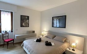 Rustic Apartment -100Mt From Berninaexpress